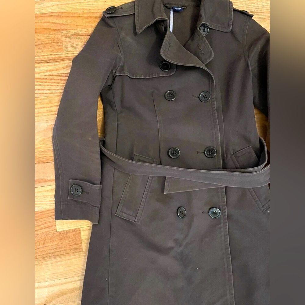 Brown Trench Coat Gap Size XS Dark Canvas, Tie Belt, Buttons and Finished Seams - Picture 2 of 9